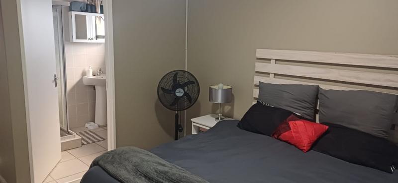 To Let 2 Bedroom Property for Rent in Protea Heights Western Cape